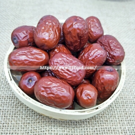 Chinese Red Dates with Walnut Kernels Jujube with Walnuts Kernels Jujube Snacks
