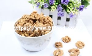 Raw Walnut Kernels, Light Halves, Whole Walnuts