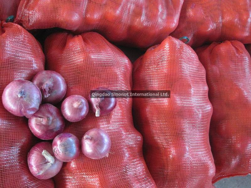 Fresh Red Onions 8cm and up Packing in 10kg/Bag - China Onion, Fresh Onion