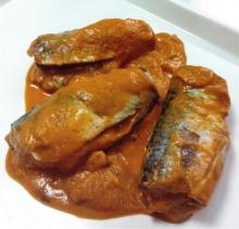 CANNED SARDINE IN TOMATO SAUCE WITH COCONUT