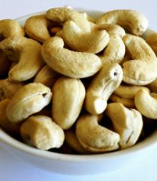CASHEW KERNELS