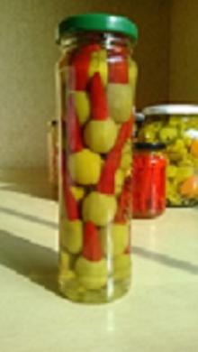  canned  olive stuffed with red pepper