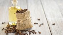Clove Oil in Bulk Wholesale clove oil price Clove Essential Oil
