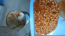 canned white kidney beans in tomato sauce