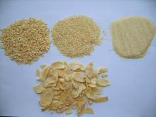Dehydrated garlic flakes and granules