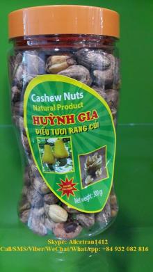Cashew Nuts in Vacuum Bag