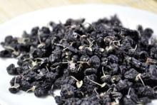 black goji berries