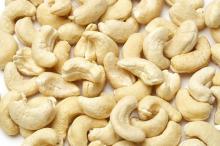 Raw Cashew Nuts, Pine Nuts, Betel Nuts, Brazil Nuts