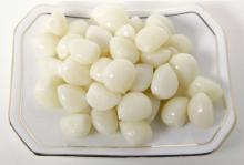pickled garlic with various flavors