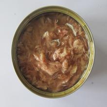 Canned tuna flakes in water/brine