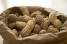 Dry nuts in shell (Peanuts)
