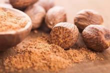 Natural Dried Nutmeg