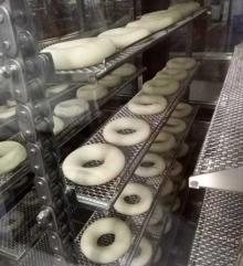 Industrial donut making machine with high capacity