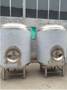 Double-Wall 600L Brite Beer Tank