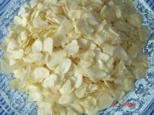 Air dried Garlic Flakes from Factory with High Quality and Low Price