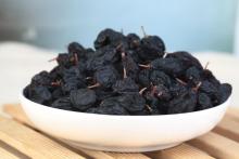 seedless Black Currant Raisin Xinjiang Raisin dried fruits supplier