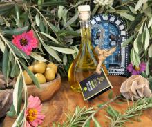 100ml Organic Olive Oil in Gisco White glass bottle.