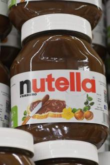 Nutella Chocolate Spread in jars 350g, 400g, 600g, 750,800gr, 1kg and 5kg.