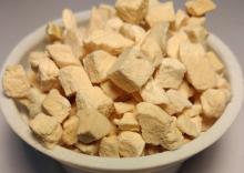 Freeze-dried chicken breast, chunks