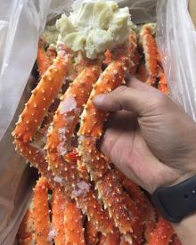 Cooked frozen red king crab legs