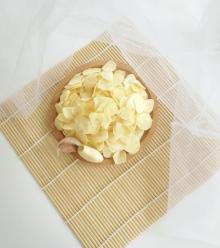 Dehydrated garlic flakes chips crunchy garlic topping